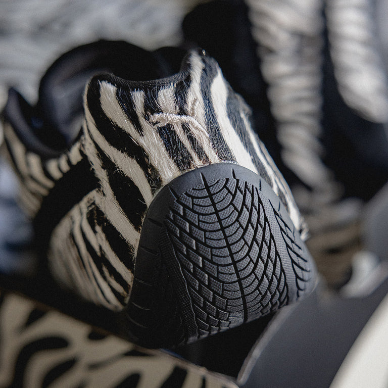 Puma Speedcat Zebra onfeet