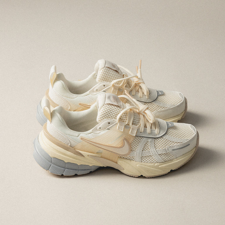 Nike Wmns V2K Run onfeet