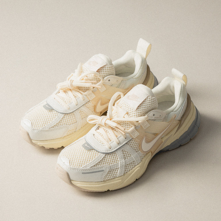 Nike Wmns V2K Run onfeet