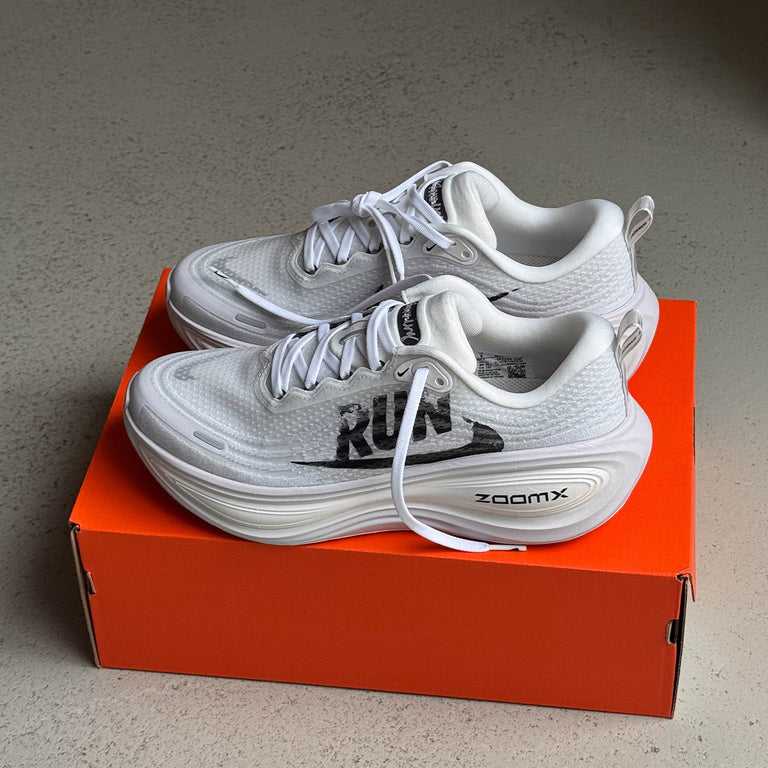 Nike Vomero Plus onfeet
