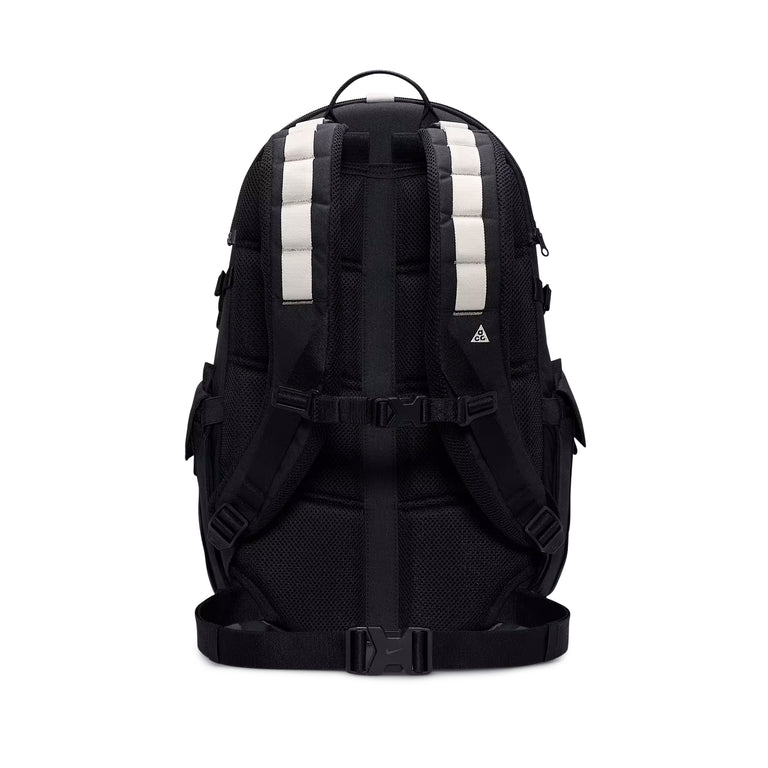 Nike ACG "Daymax" Backpack (25L)