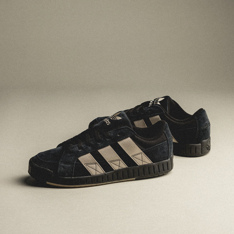 Adidas LWST onfeet