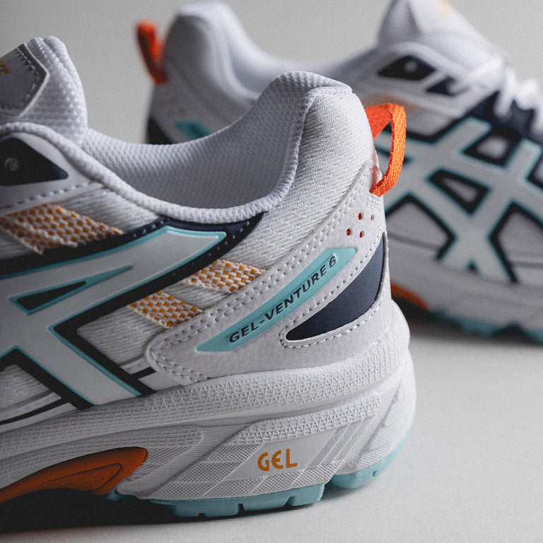 Asics GEL-Venture 6 onfeet