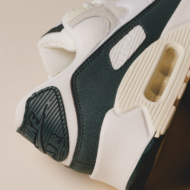 Nike Wmns Air Max 90 onfeet