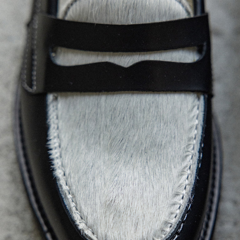 Duke + Dexter Wilde Pony Loafer W onfeet