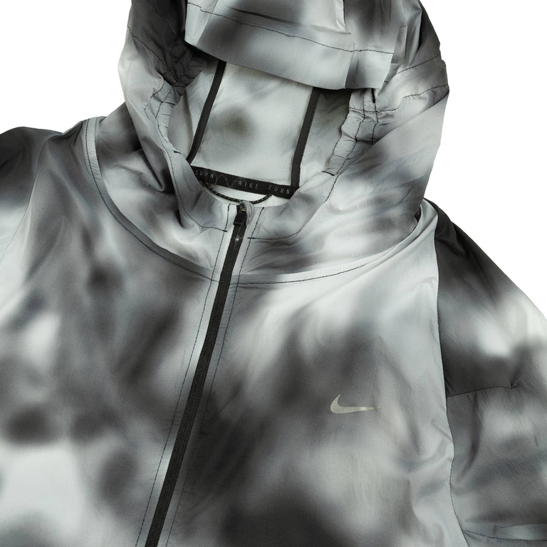 Nike	Running Division UV Running Jacket