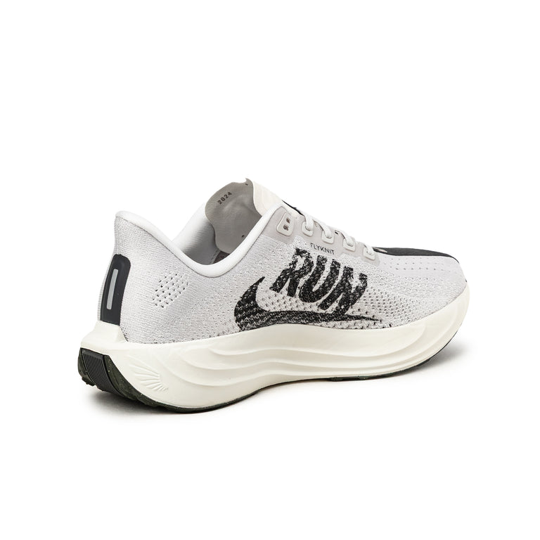 Nike Pegasus Plus