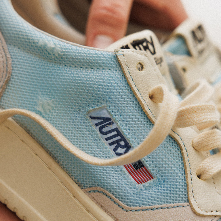 Autry Medalist Dragon / Goat *Super Vintage* onfeet