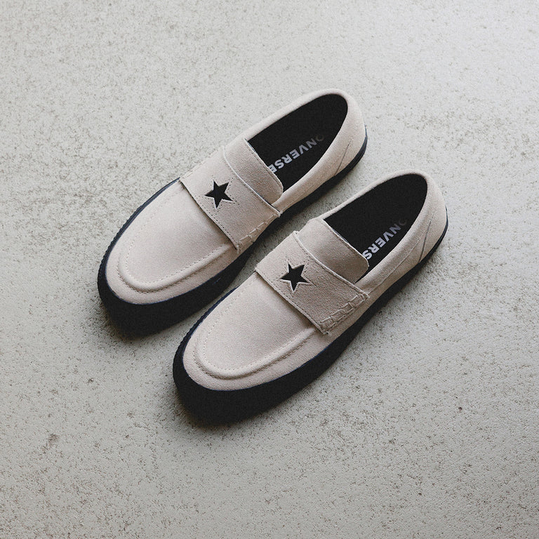 Converse Chuck Taylor All Star Loafer onfeet