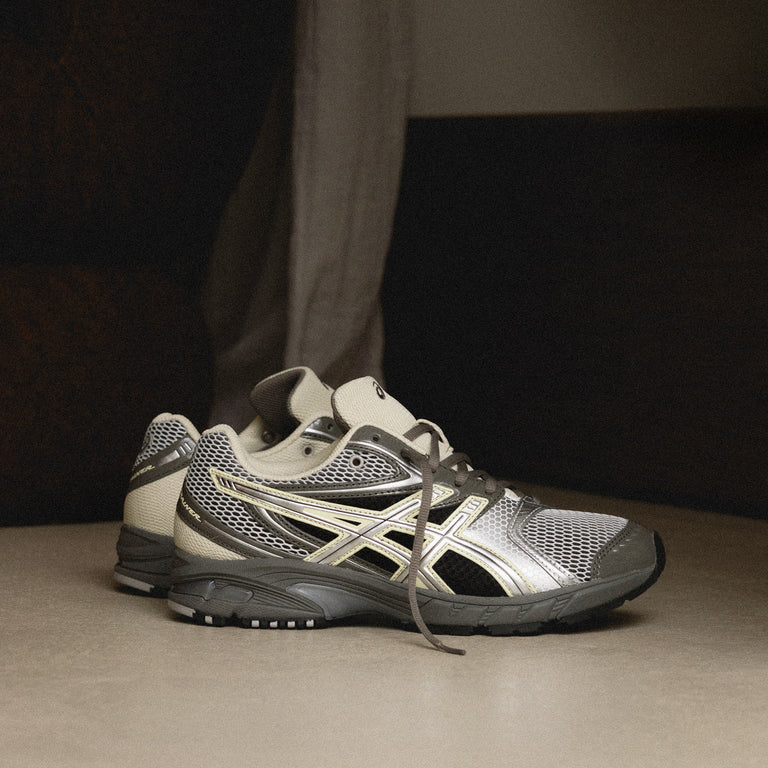 Asics GEL-DS Trainer 14 onfeet