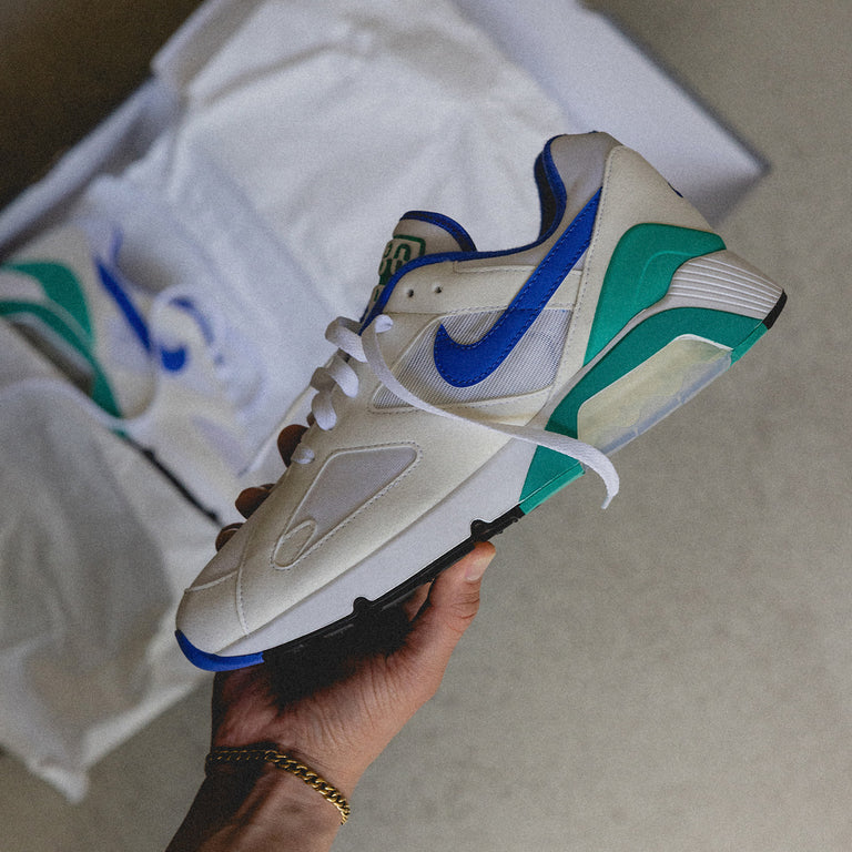 Nike Air 180 onfeet