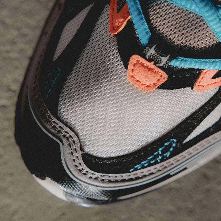 Brooks Cascadia 1 onfeet