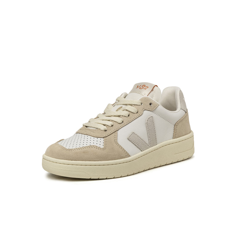 VEJA V-82 Leather W