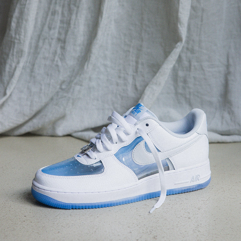 Nike Air Force 1 Retro QS onfeet