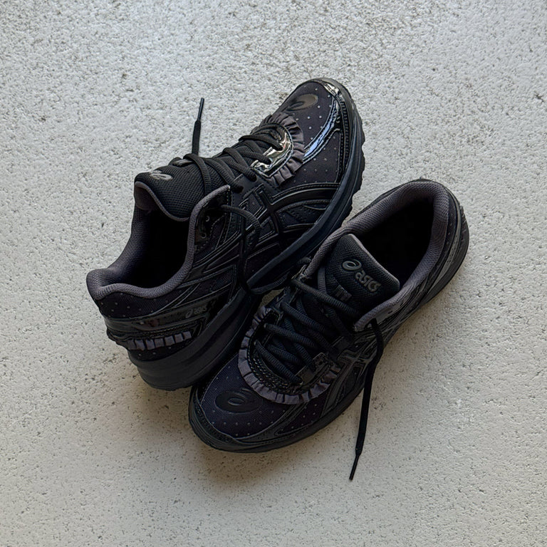 Asics JOG 100S onfeet