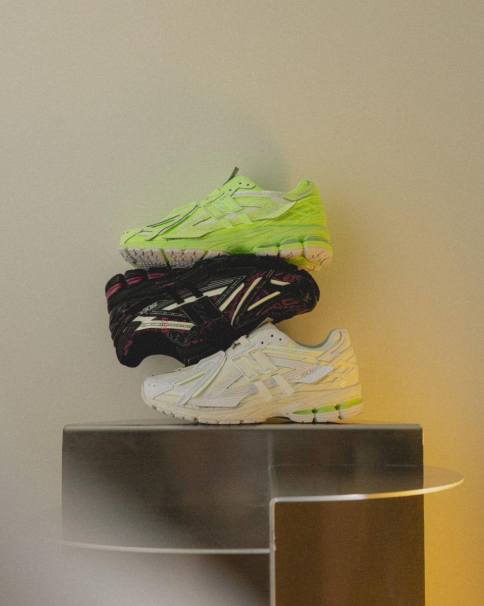 ★NEW BALANCE★1906A Black Dragon Berry★大人気★ New Balance 1906A Glow In The Dark 'Black / Dragon Berry