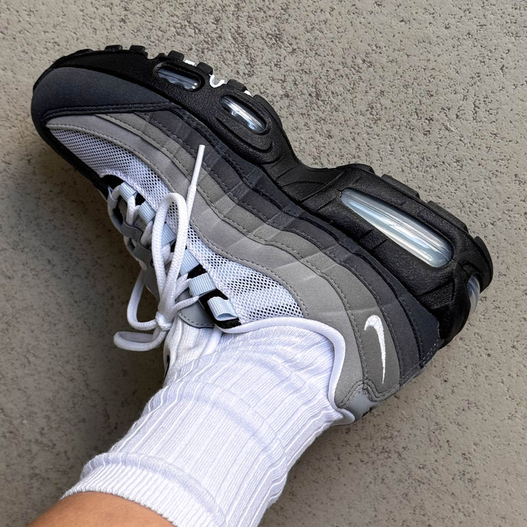 Nike Wmns Air Max 95 OG *Big Bubble* onfeet