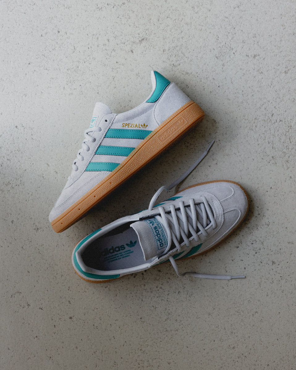 シューズ ADIDAS HANDBALL SPEZIAL syukyu The adidas Originals Handball Spezial embraces a recent