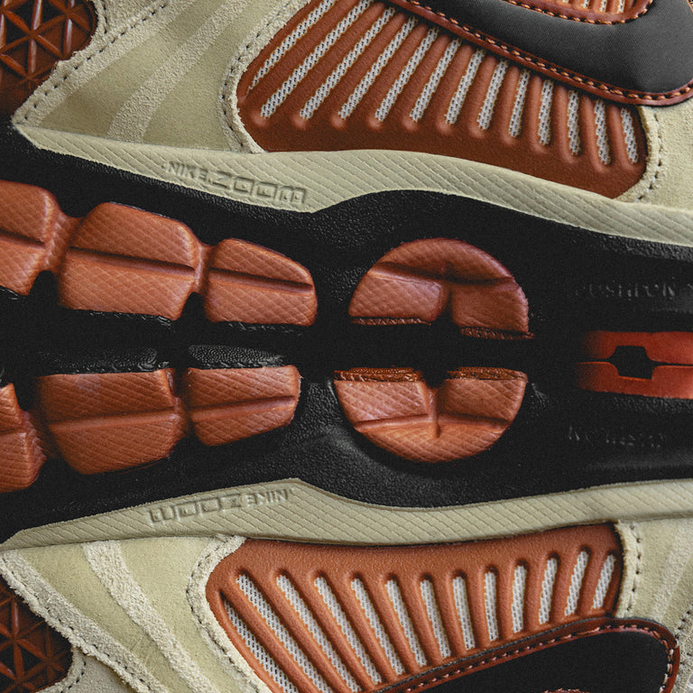 Nike Zoom Vomero 5 onfeet