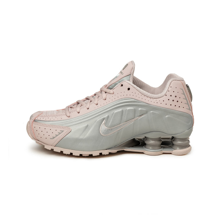 Nike Wmns Shox R4 - 40.5 / Barely Rose / Metallic Platinum