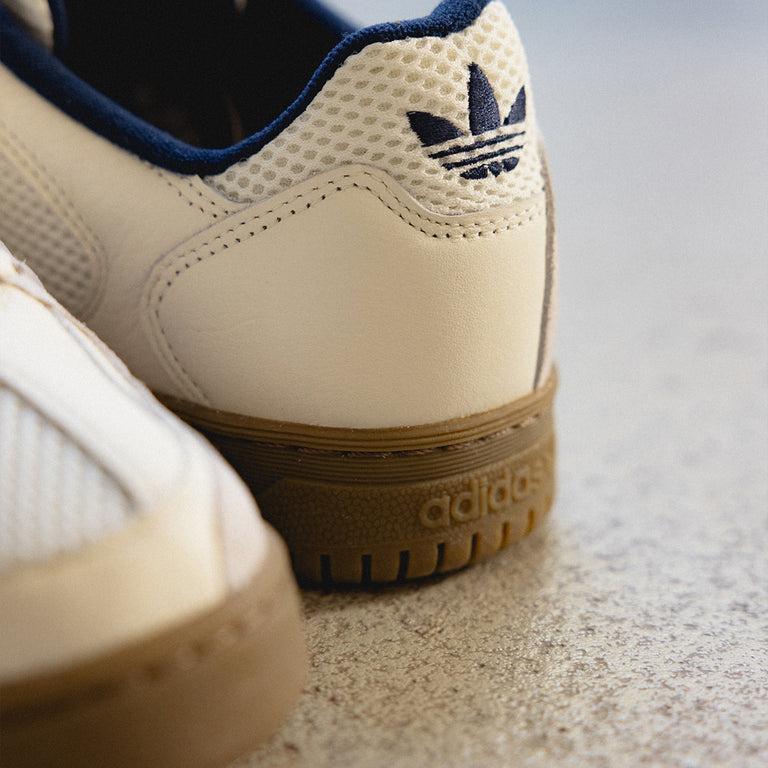 Adidas Fechten Indoor Consortium onfeet