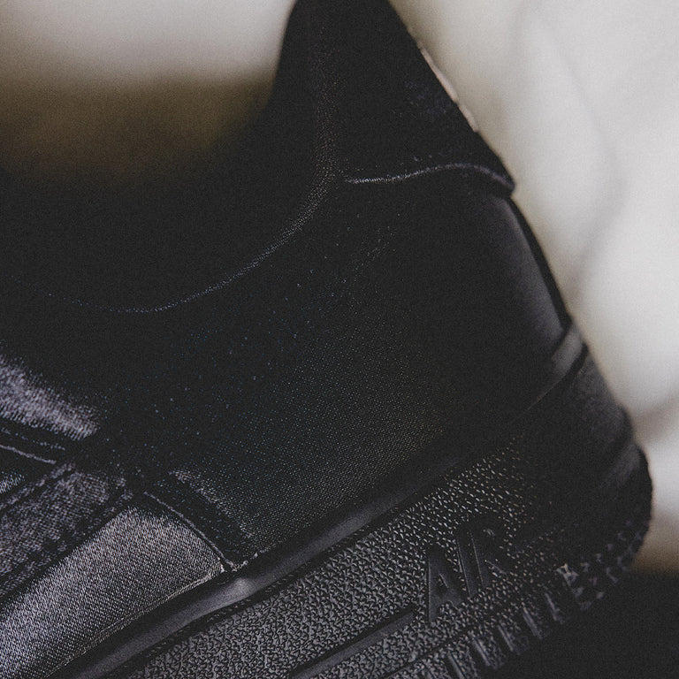 Nike Wmns Air Force 1 ’07 LV8 onfeet