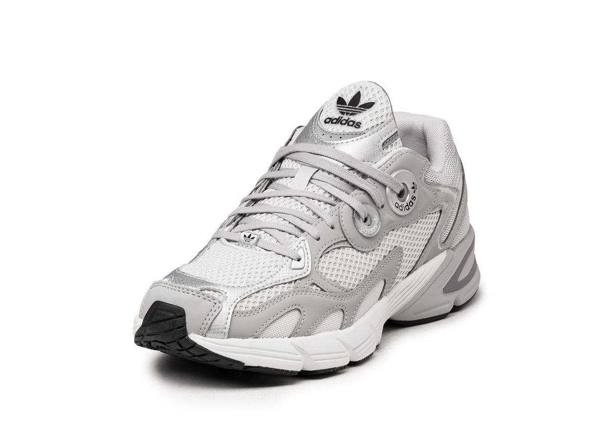 Adidas ozweego 35 sales