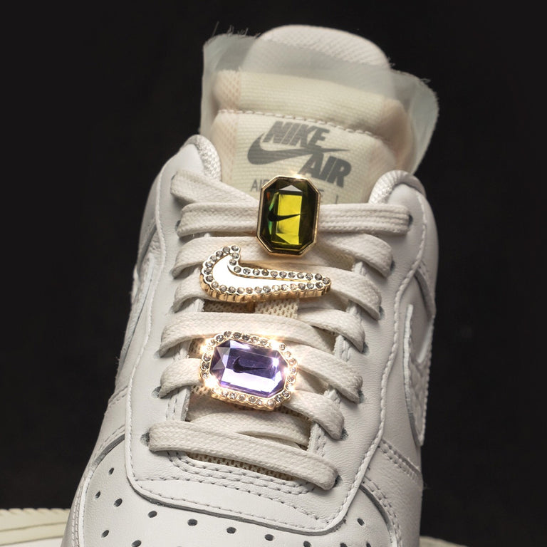 Nike Wmns Air Force 1 Low PRM onfeet