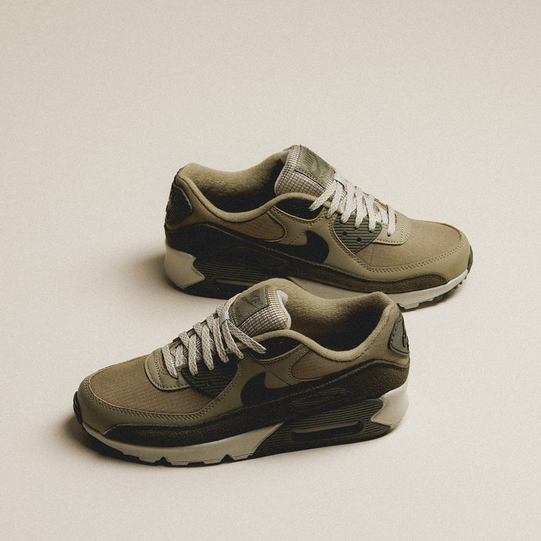 Nike Air Max 90 onfeet