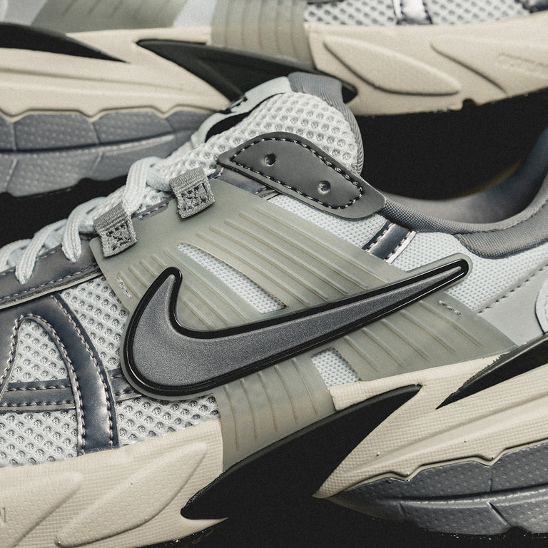 Nike Wmns V2K Run Sneaker » Buy online now!