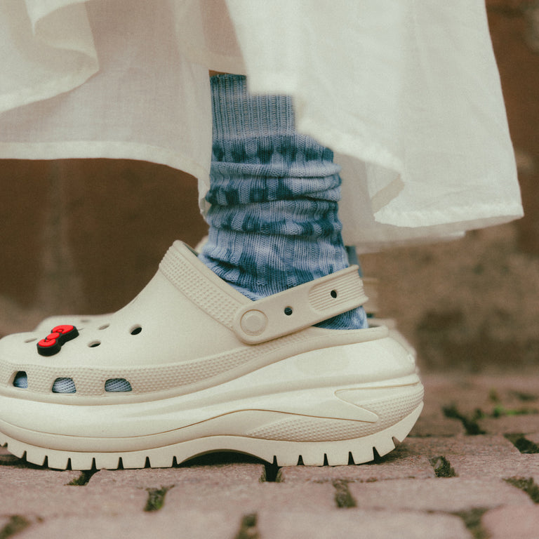 Crocs Mega Crush Clog onfeet