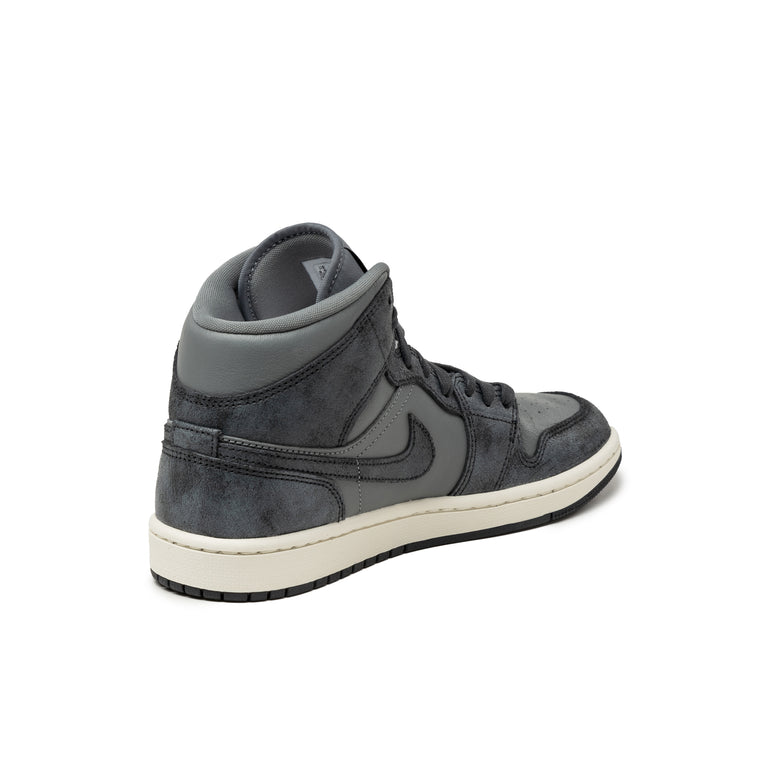 Nike Wmns Air Jordan 1 Mid SE
