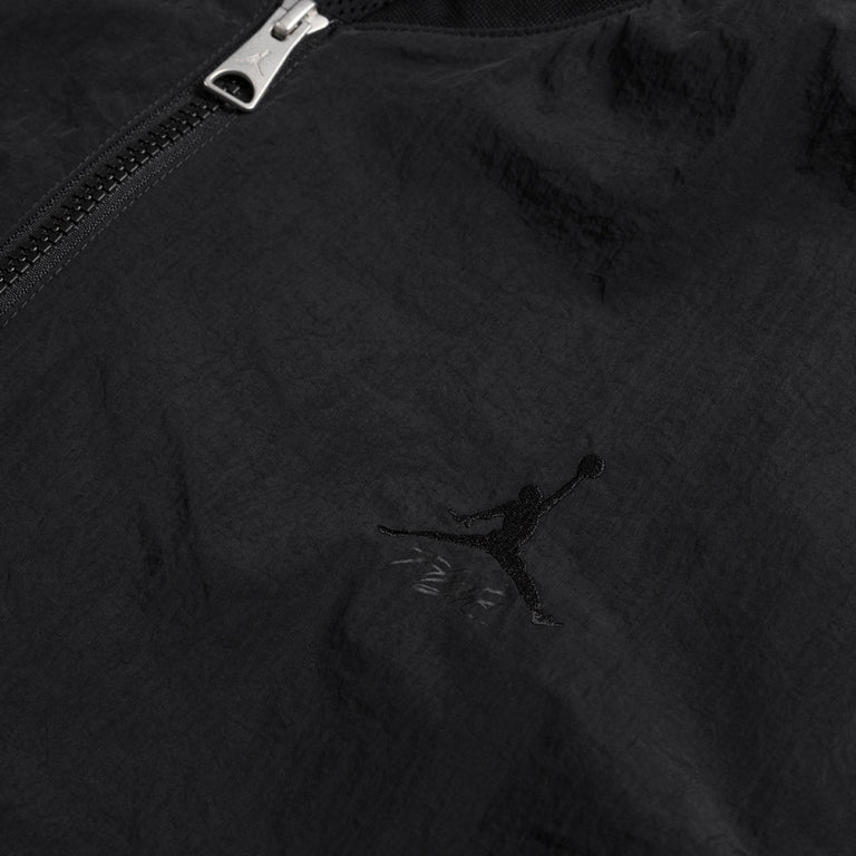 Black jordan coat deals