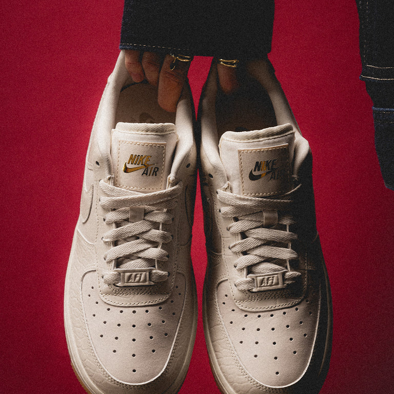 Nike Wmns Air Force 1 '07 LX onfeet