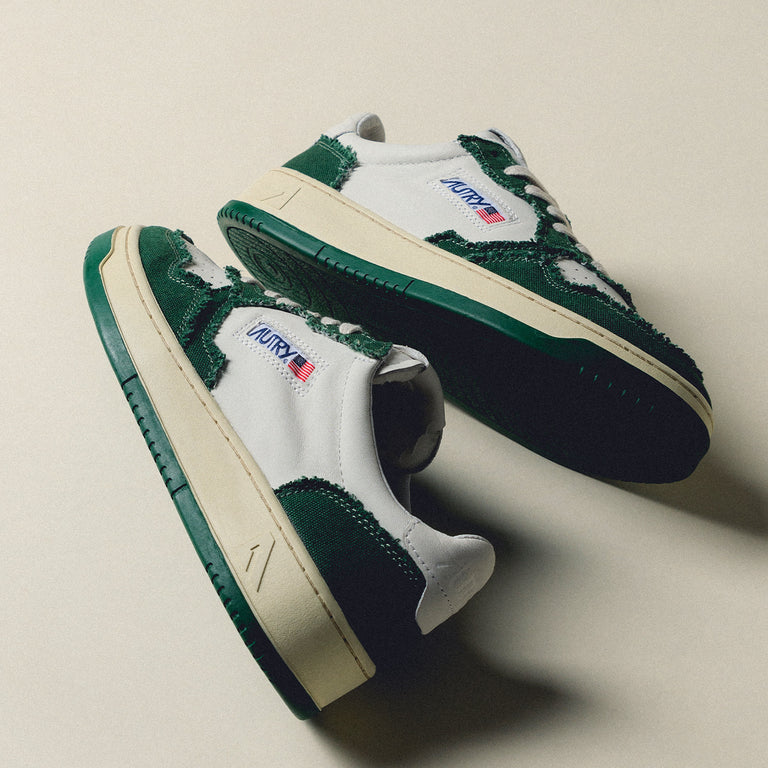 Autry Medalist *Goat / Canvas* onfeet