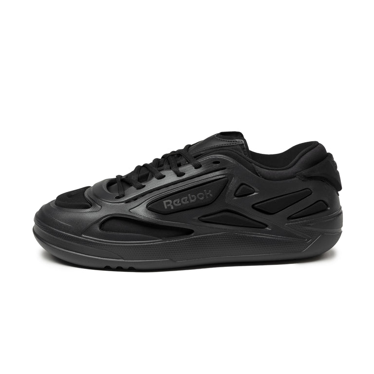 Reebok shoes full black store