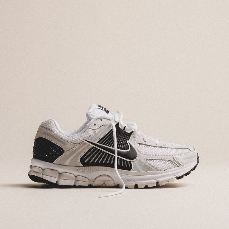 Nike Zoom Vomero 5 onfeet