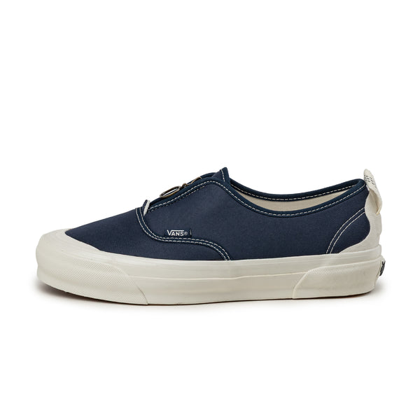 【OTW by Vans】OTW Authentic One Piece Vibram スニーカー OTW One Piece Authentic Vibram in Star Black | Vans