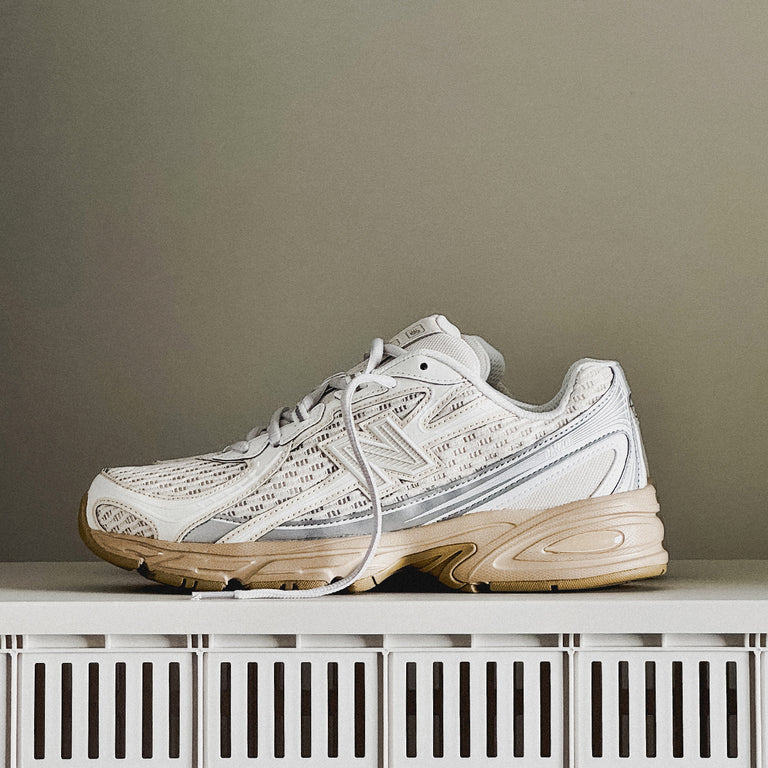 New Balance 740 onfeet