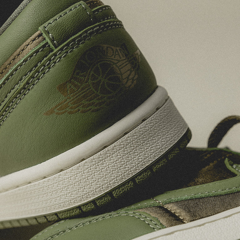Nike Wmns Air Jordan 1 Low SE onfeet