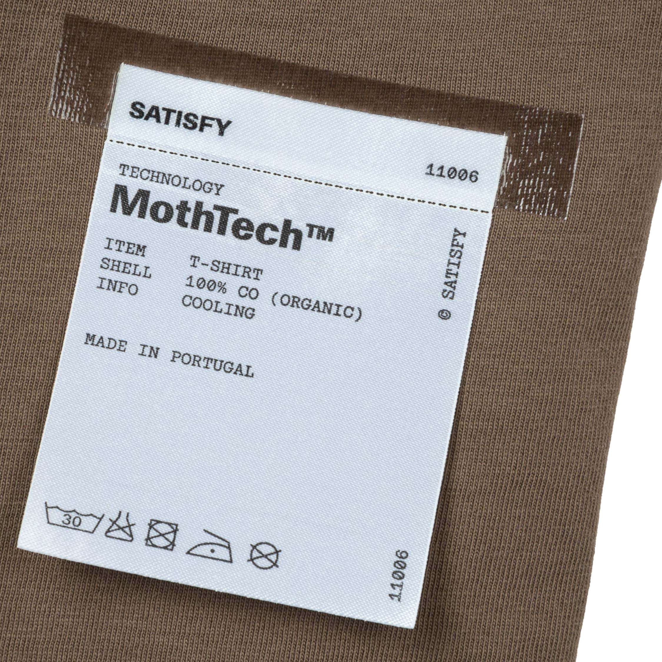 SATISFY MothTech 티셔츠 미니 로고