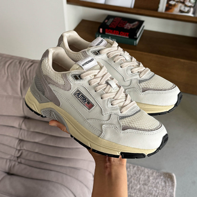 Autry Hyperway W *Leather / Suede / Mesh* onfeet