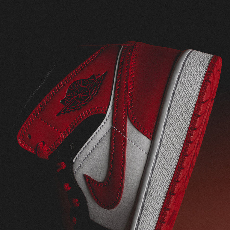 Nike Wmns Air Jordan 1 Mid *Bred Toe* onfeet