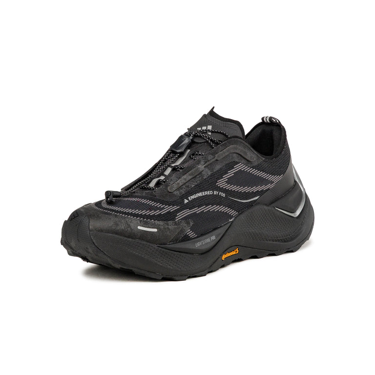Adidas	Holo Peak - 40 / Core Black / Iron Metallic / Footwear White - 5