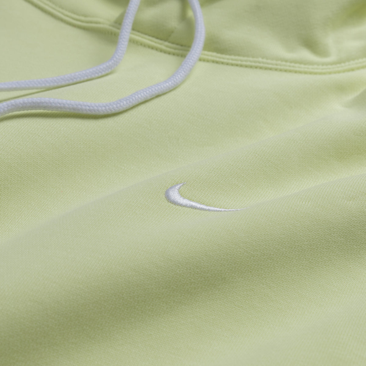 Nike Solo Swoosh Hoodie – buy now at Asphaltgold Online Store!