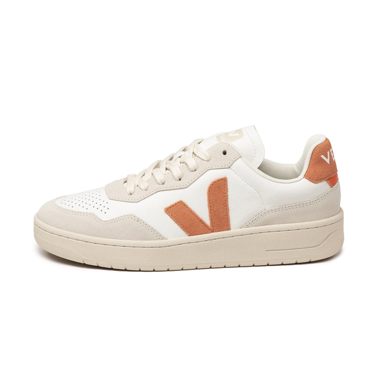 Veja V-90 onfeet