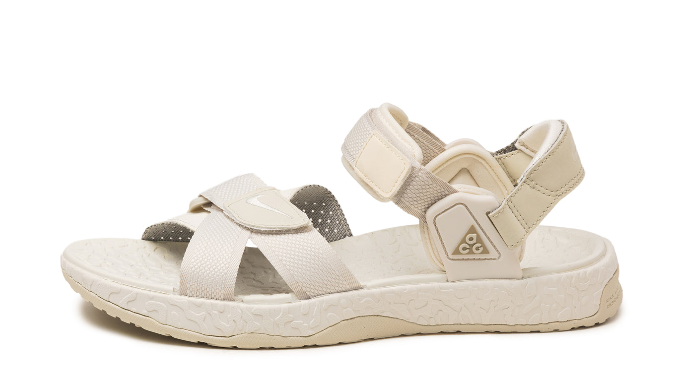 ★韓国の人気★【Nike】★NIKE ACG AIR DESCHUT.Z+★23-29cm★ ☆韓国の人気☆【Nike】☆NIKE ACG AIR DESCHUT.Z+☆23-29cm☆