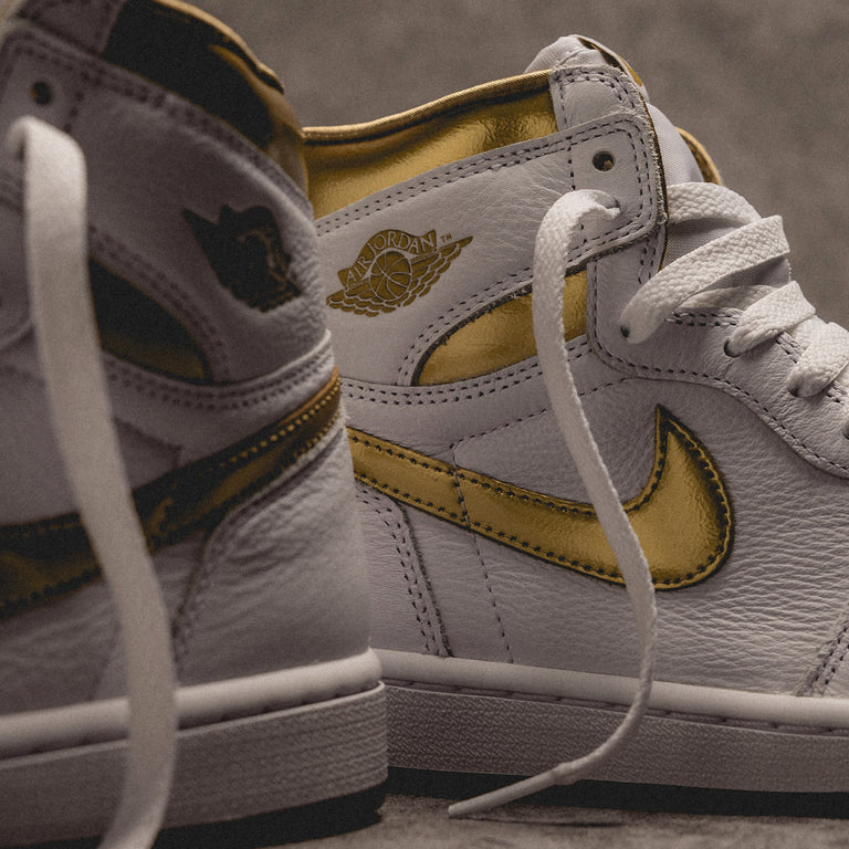 Nike Wmns Air Jordan 1 Retro High OG *White and Gold* onfeet