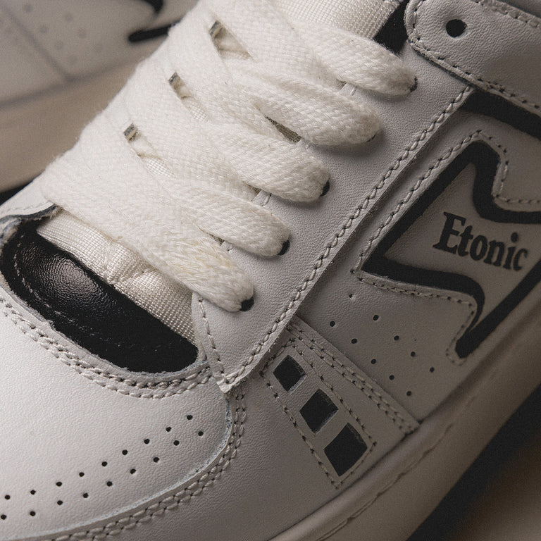 Etonic B509 onfeet