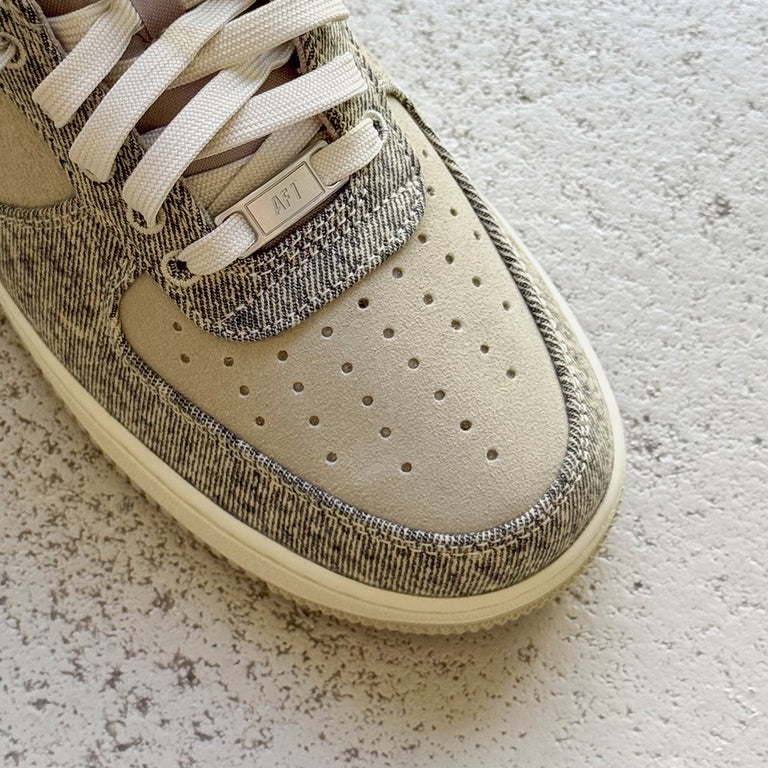 Nike	Air Force 1 '07 LV8 *Denim* onfeet
